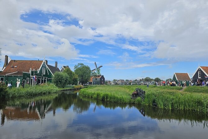 Zaanse Schans & Volendam Small-Group Tour with Hotel Pickup - Why a group of eight can be worth paying for