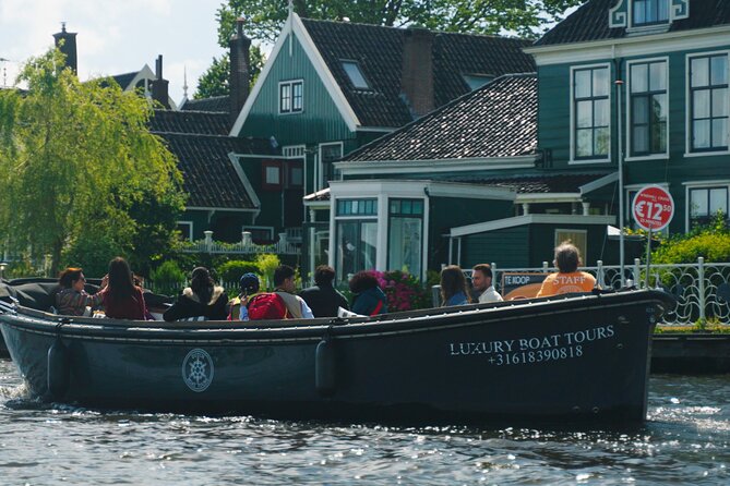 Zaanse Schans Windmill Cruise - UNESCO Windmills With Live Guide - A skipper who can adjust the conversation