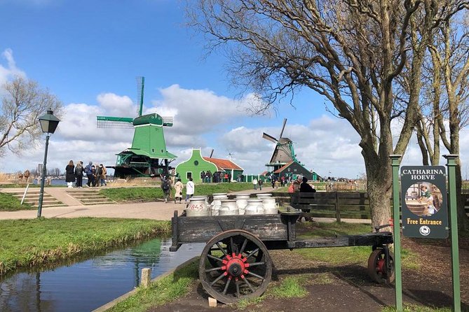 Zaanse Schans windmill tour with Italian guide - Meeting in central Amsterdam and reaching the village