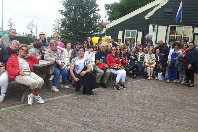 Zaanse Schans windmill tour with Italian guide - How the Italian guide changes the experience
