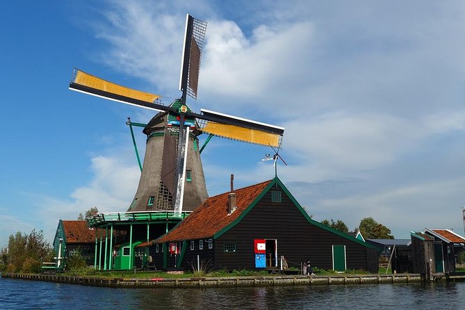 Zaanse Schans Windmills, cheese and clogs and Volendam tour from Amsterdam - Watching Dutch clogs take shape