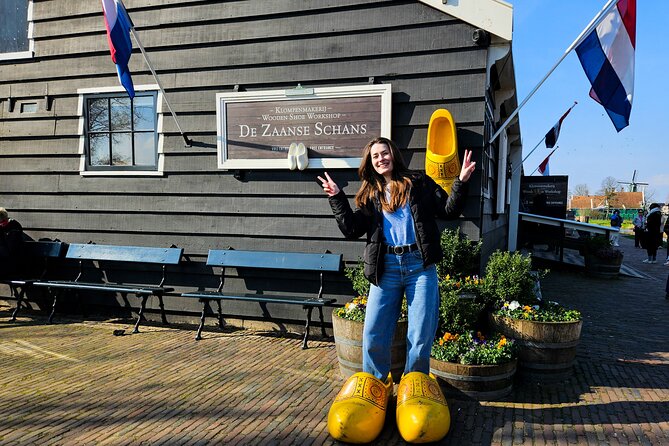 Zaanse Schans Windmills, Cheese and Volendam Tour from Amsterdam - Catharina Hoeve Cheese Farm: tasting with a sales pitch