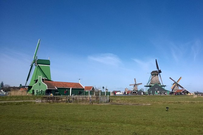 Zaanse Schans Windmills Private Tour from Amsterdam Airport - Kooijman Clogs: a short demonstration with plenty of photo appeal